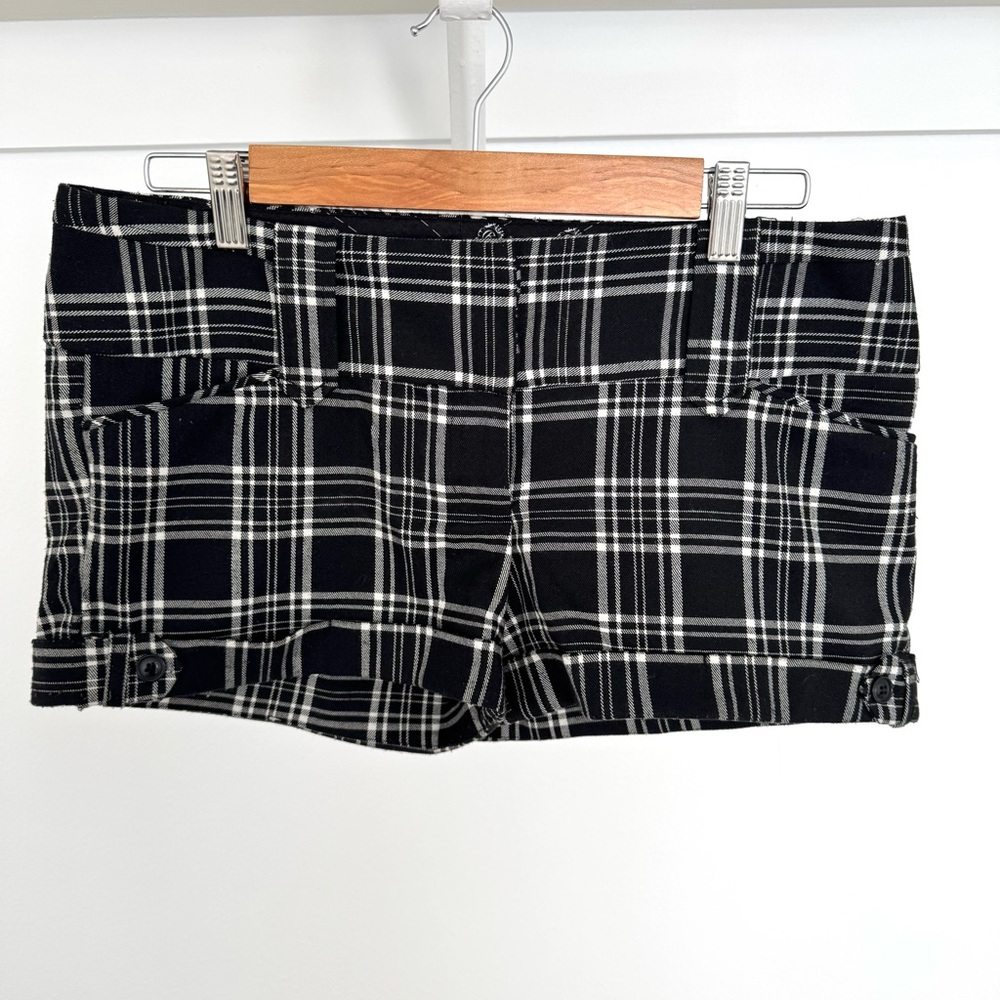 Guess Plaid Black and White Women's Shorts 30